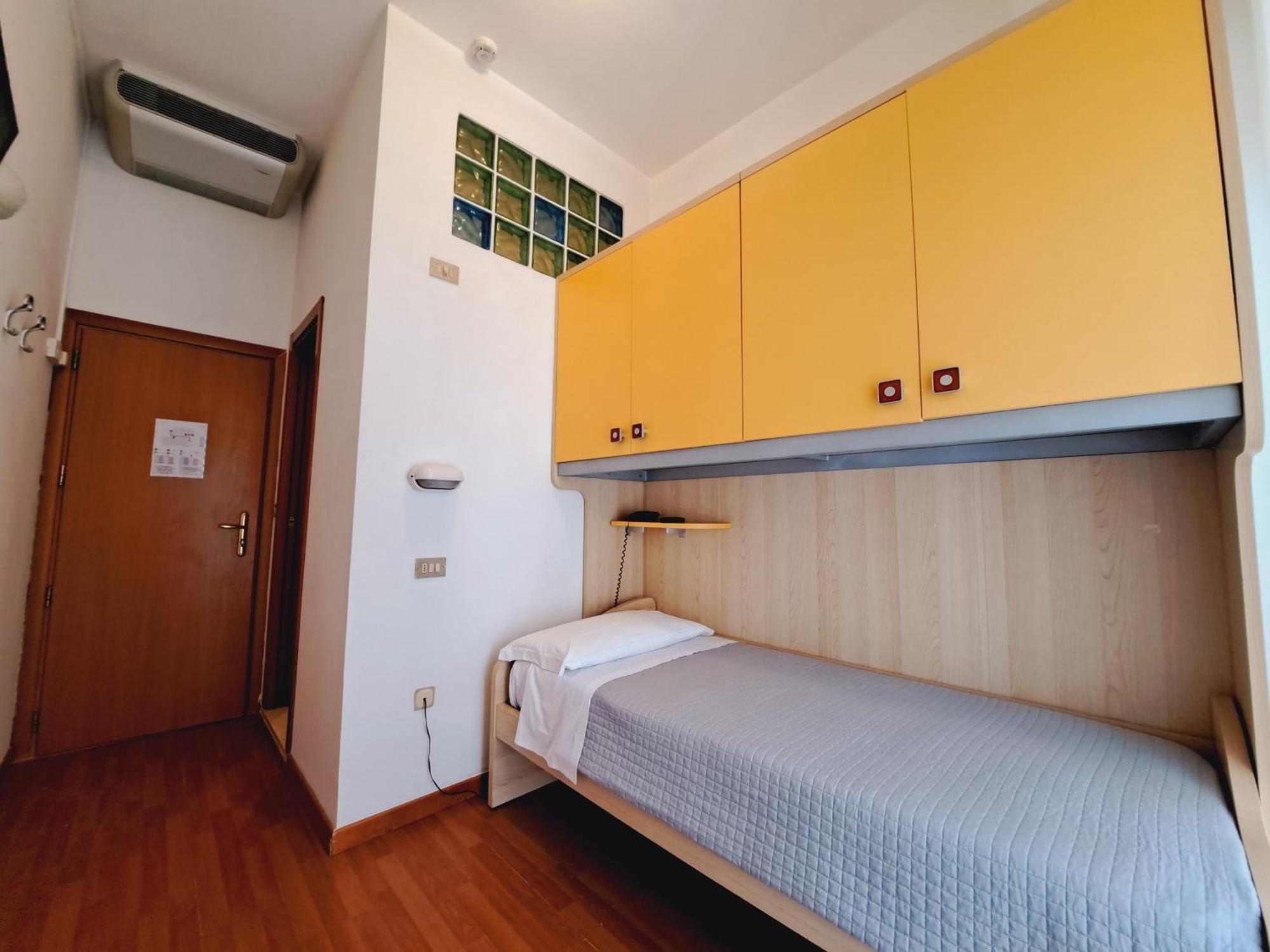 Hotel Butterfly Wellness & Spa Римини Экстерьер фото