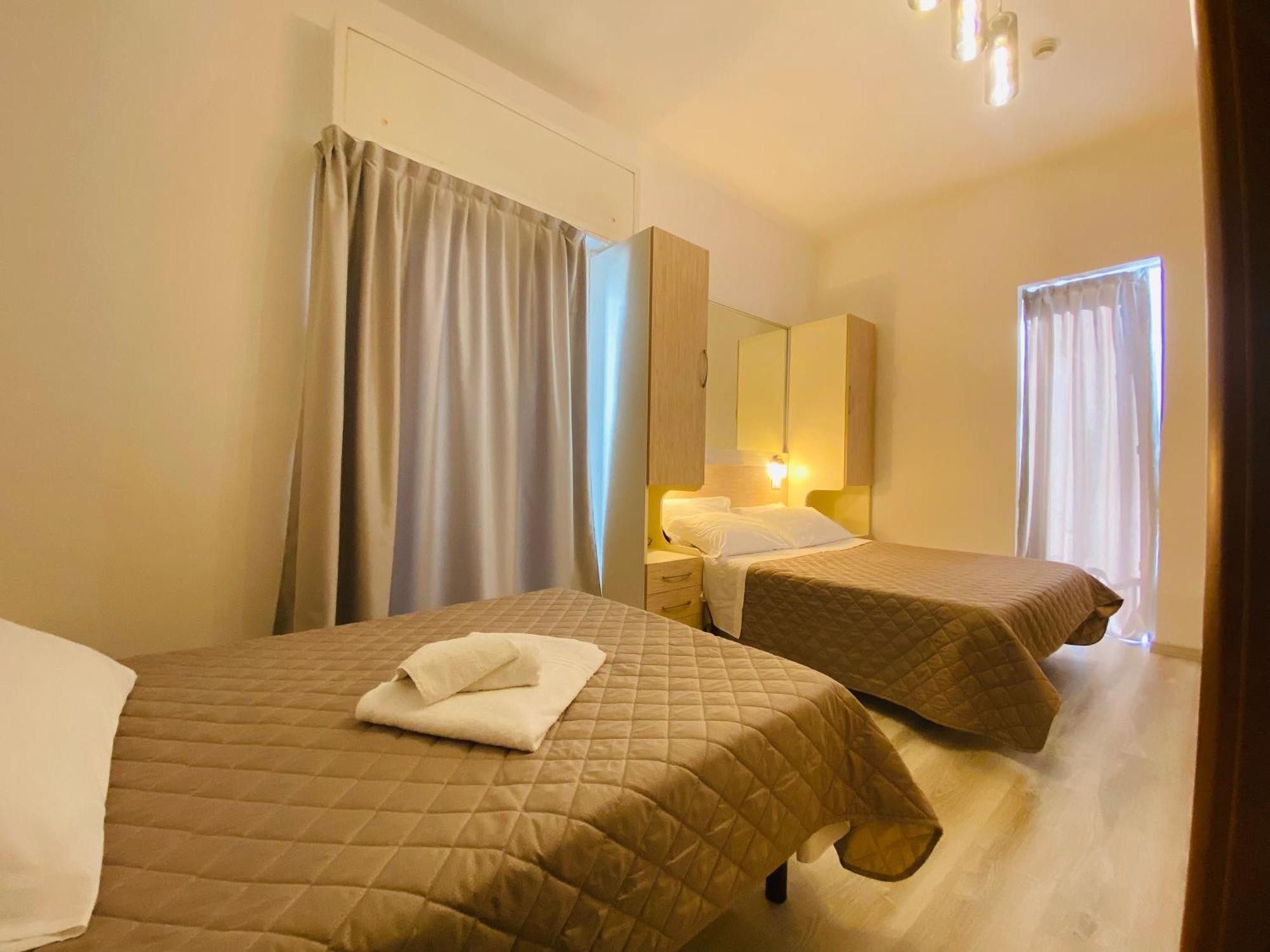 Hotel Butterfly Wellness & Spa Римини Экстерьер фото