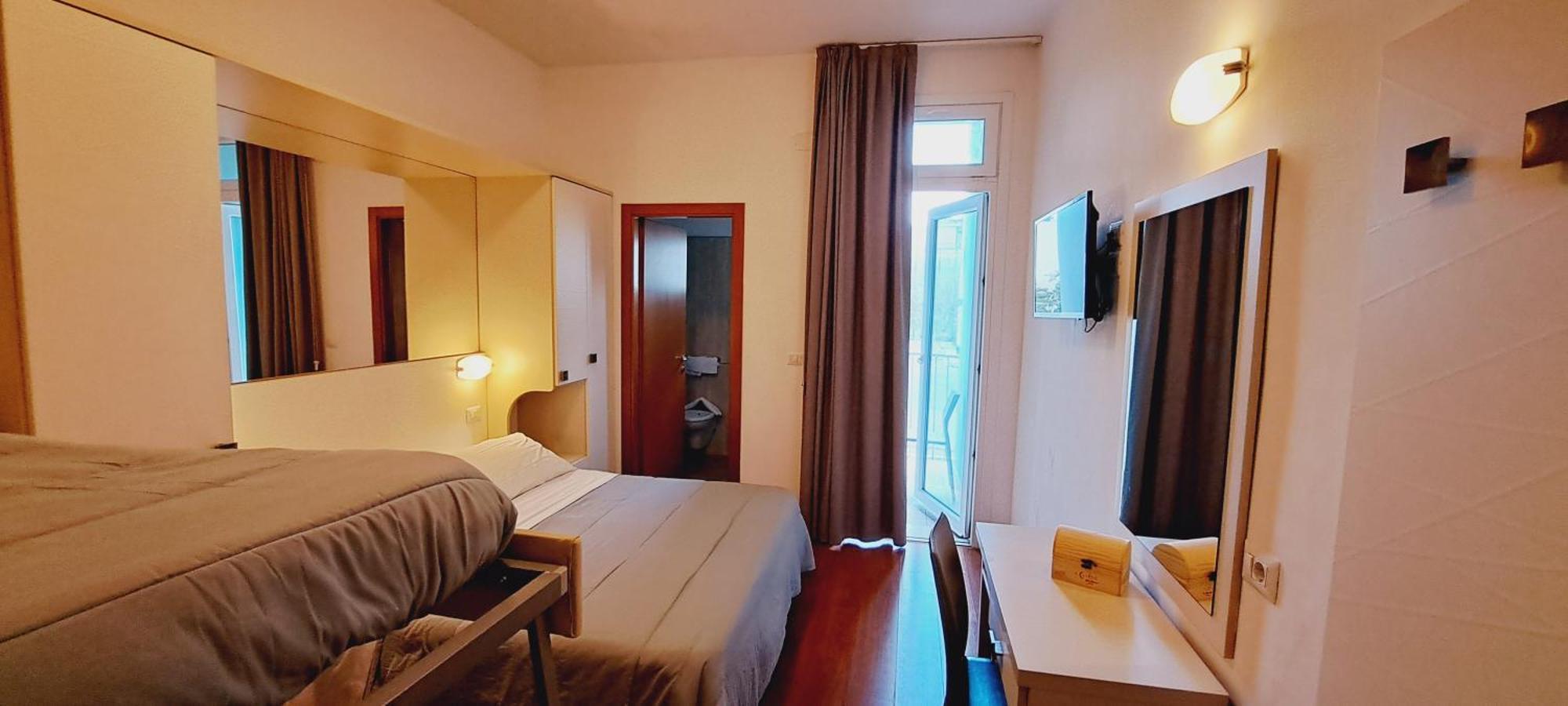 Hotel Butterfly Wellness & Spa Римини Экстерьер фото