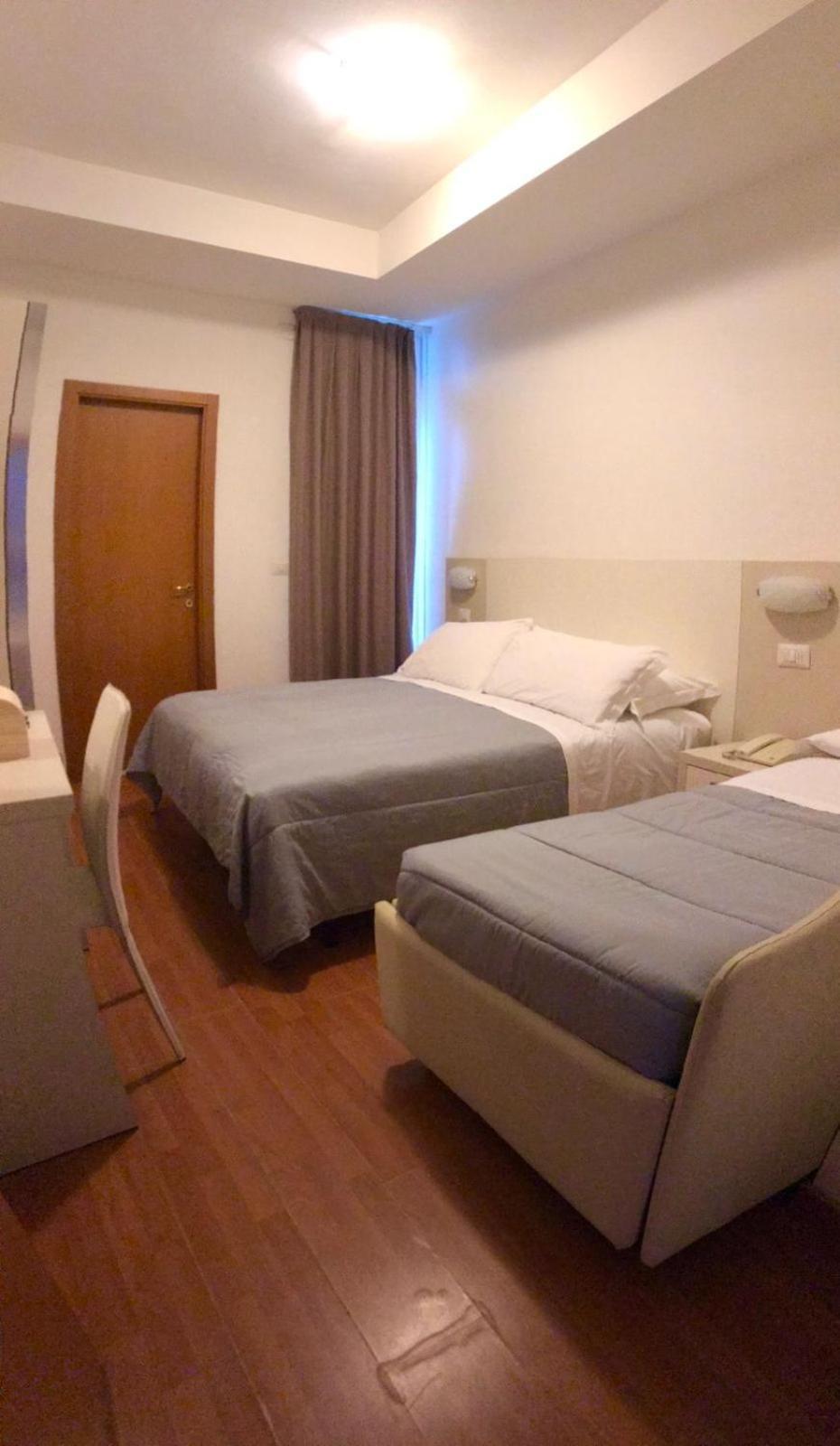 Hotel Butterfly Wellness & Spa Римини Экстерьер фото